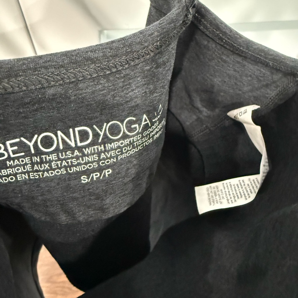 Beyond yoga NEW get across space die tank - Picture 8 of 8